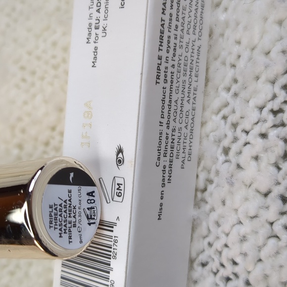 ICONIC London Triple Threat Mascara in Black, 9ml/0.30fl oz - Picture 2 of 10
